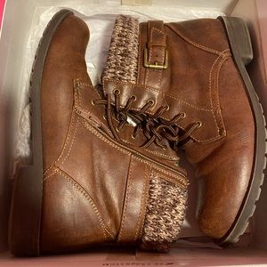 American Eagle Brown Zipper Ankle Boots